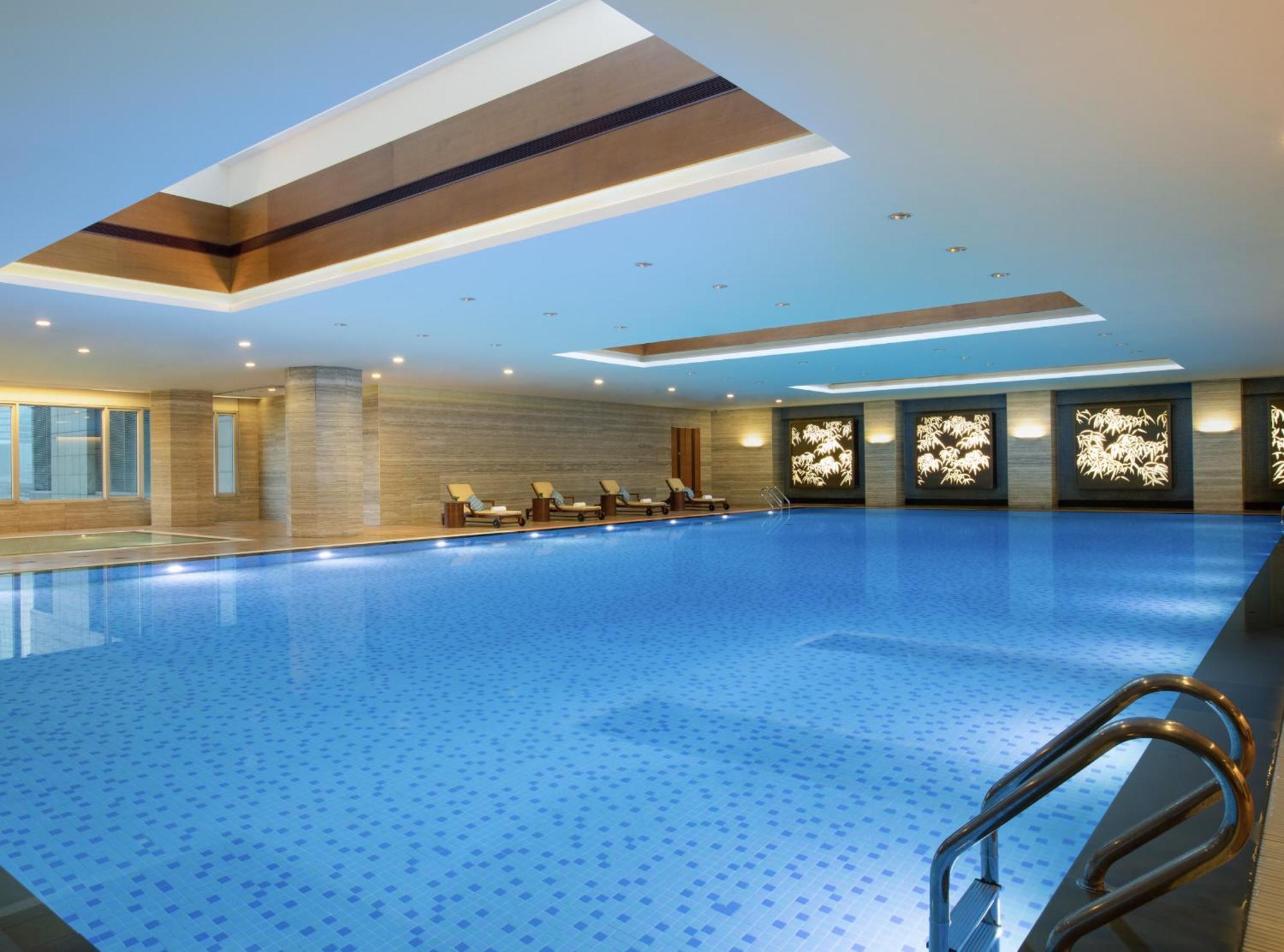 Hotel Shangri-la 5*