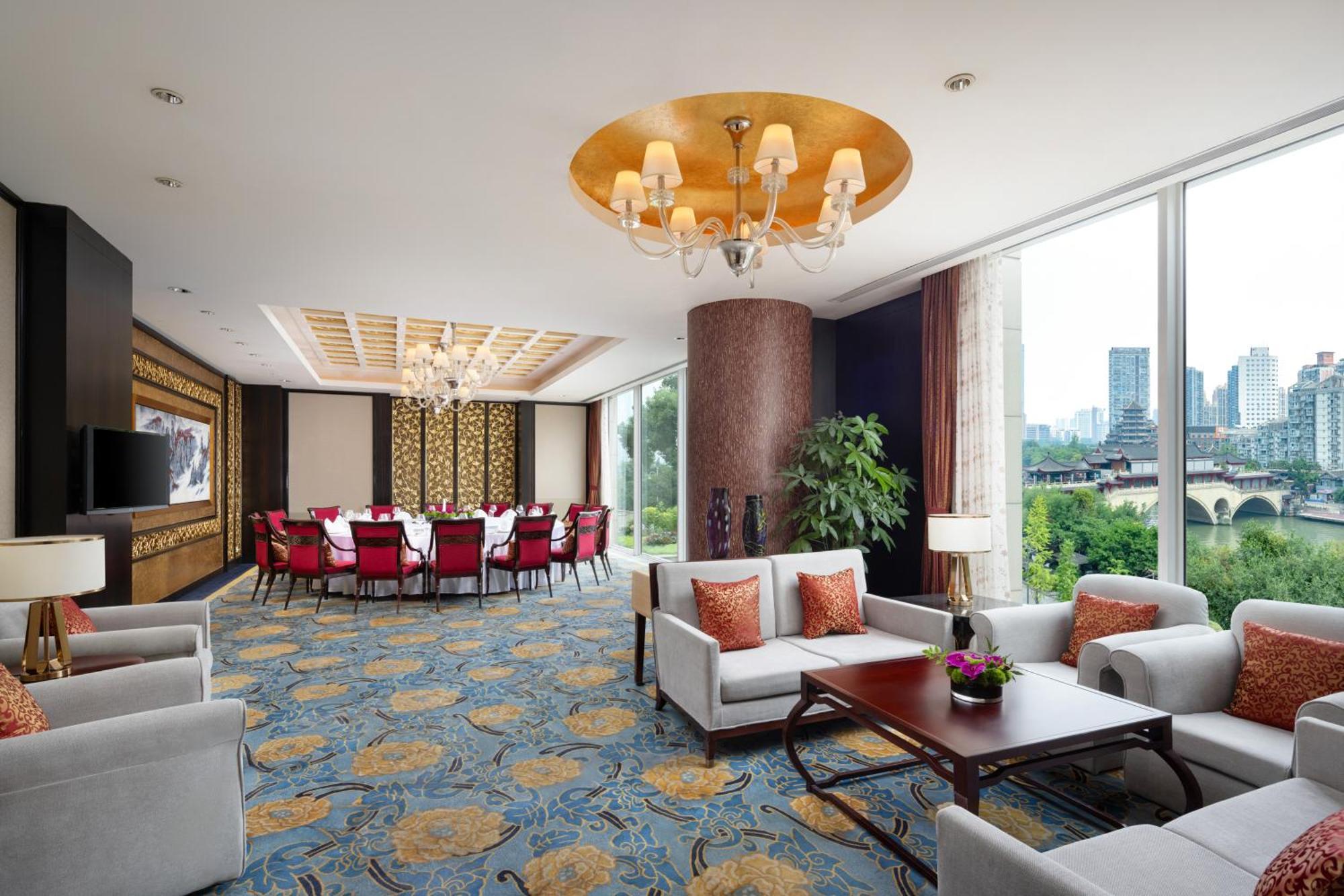 Shangri-la Hotel