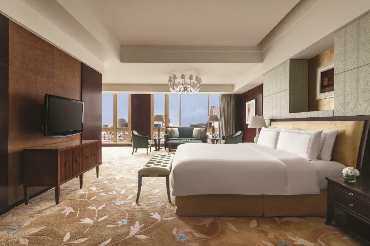 Shangri-la Hotel